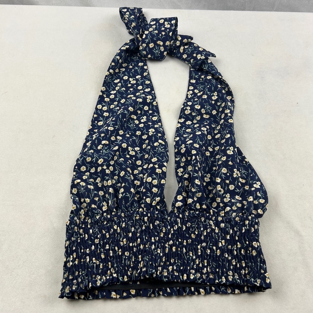 Romwe daisy floral backless halter top with tie neck